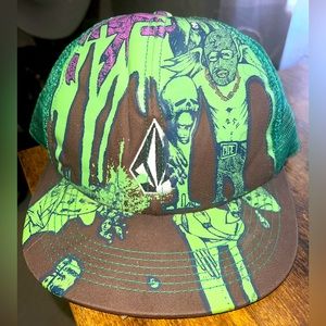 Vintage New Surf Volcom Artist Skull Venice LOs Angeles Trucker hat skate